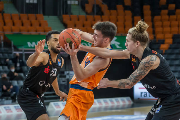 瓦格纳在接 瓦格纳在接