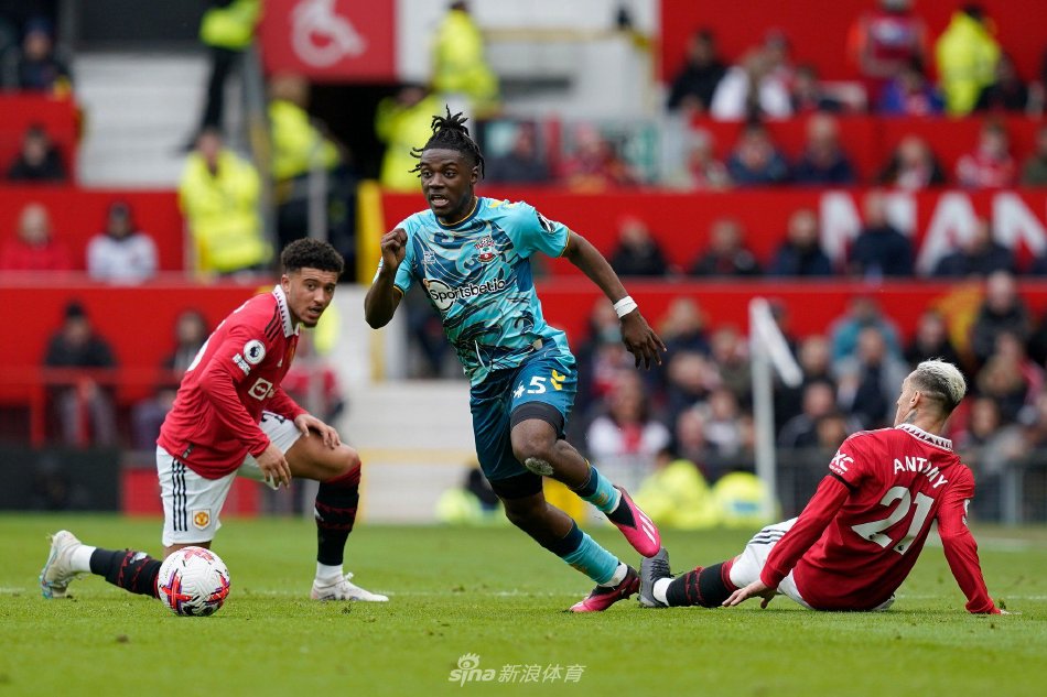 显得难以承 显得难以承